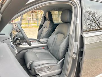 Audi Q7 - 11