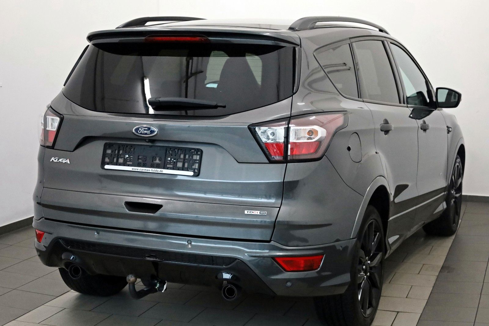 Fahrzeugabbildung Ford Kuga ST-Line 4X4, T.Leder,Navi,Kamera, AHK,SR+WR