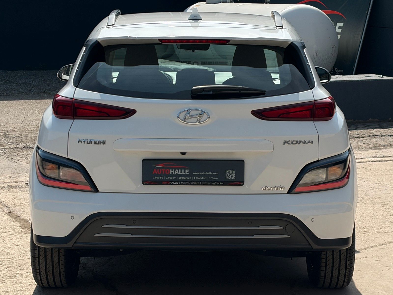 Fahrzeugabbildung Hyundai KONA E Select SHZ LHZ ACC Navi CarPlay PDC LKA