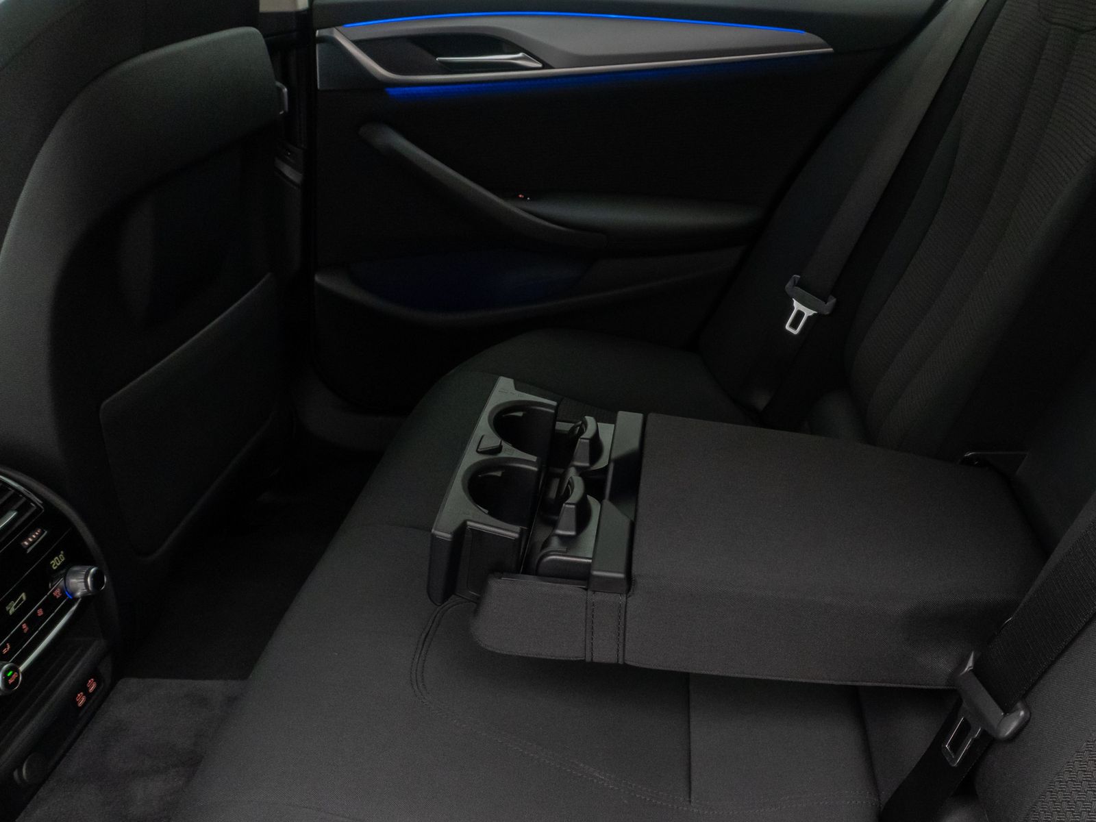 Fahrzeugabbildung BMW 530d xD ACC 360°Memory DAB DisplKey AHK Standhz