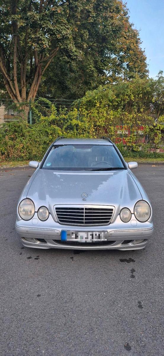 Mercedes-Benz E 220