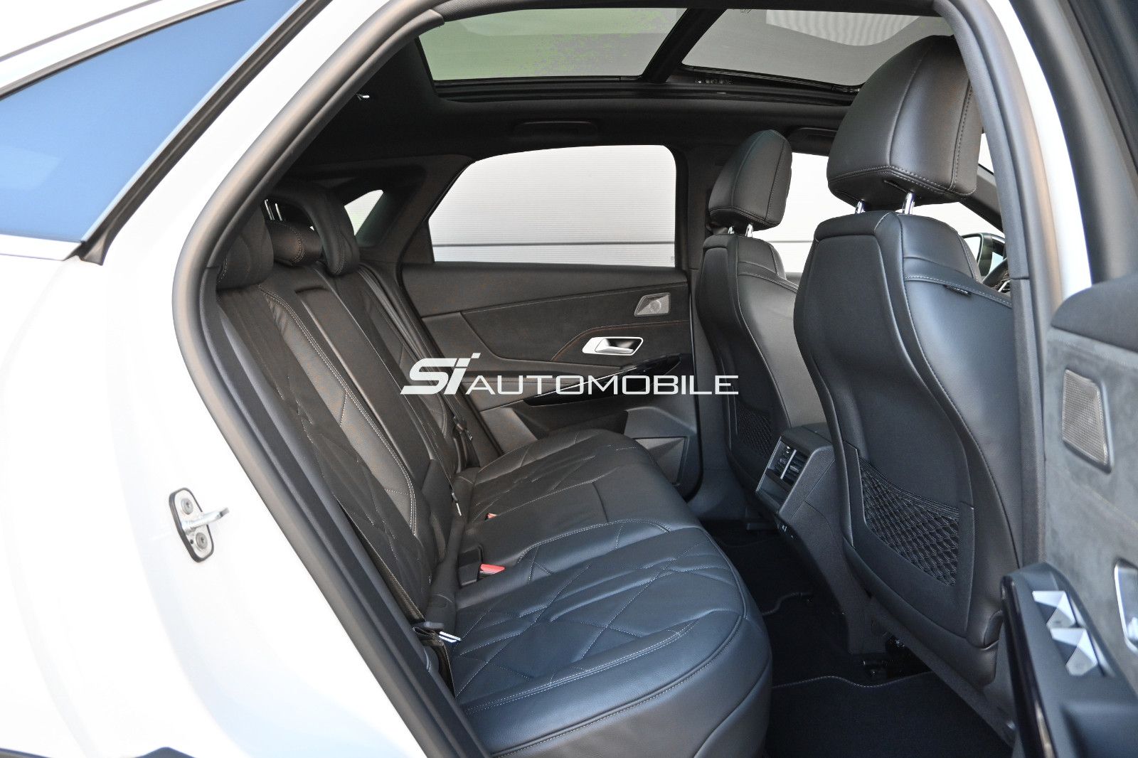 Fahrzeugabbildung DS Automobiles DS7 Crossback E-Tense 4x4 Perf.Line+ °AHK°FOCAL°