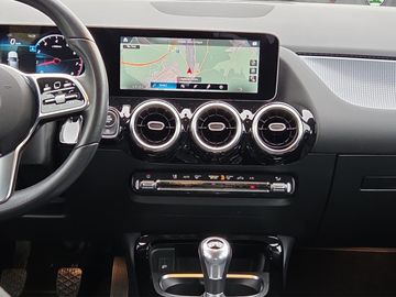 Fahrzeugabbildung Mercedes-Benz B 200 Progressive Navi AHK Klima Navi