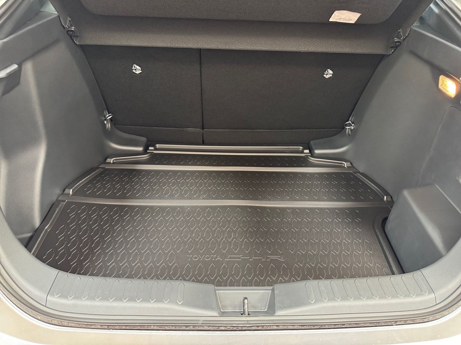 Fahrzeugabbildung Toyota C-HR 2.0 Teamplayer Technik-Paket KlimaA,LED,Nav