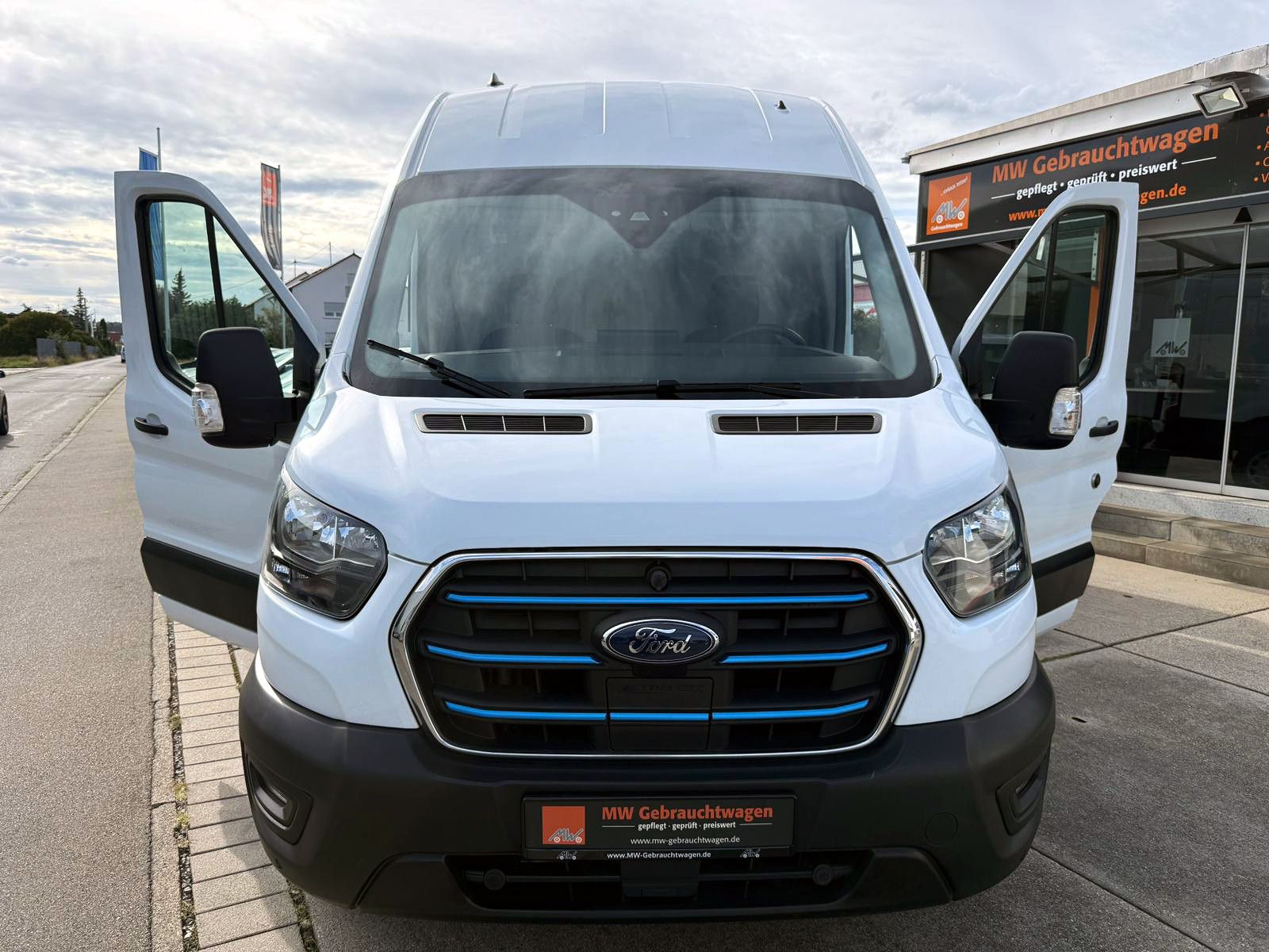 Fahrzeugabbildung Ford E-Transit Kasten 390 L3H2 Trend ACC KAM KLIMA BT