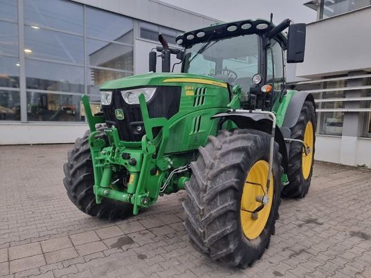 John Deere 6145R 6145 R mit Konsolen