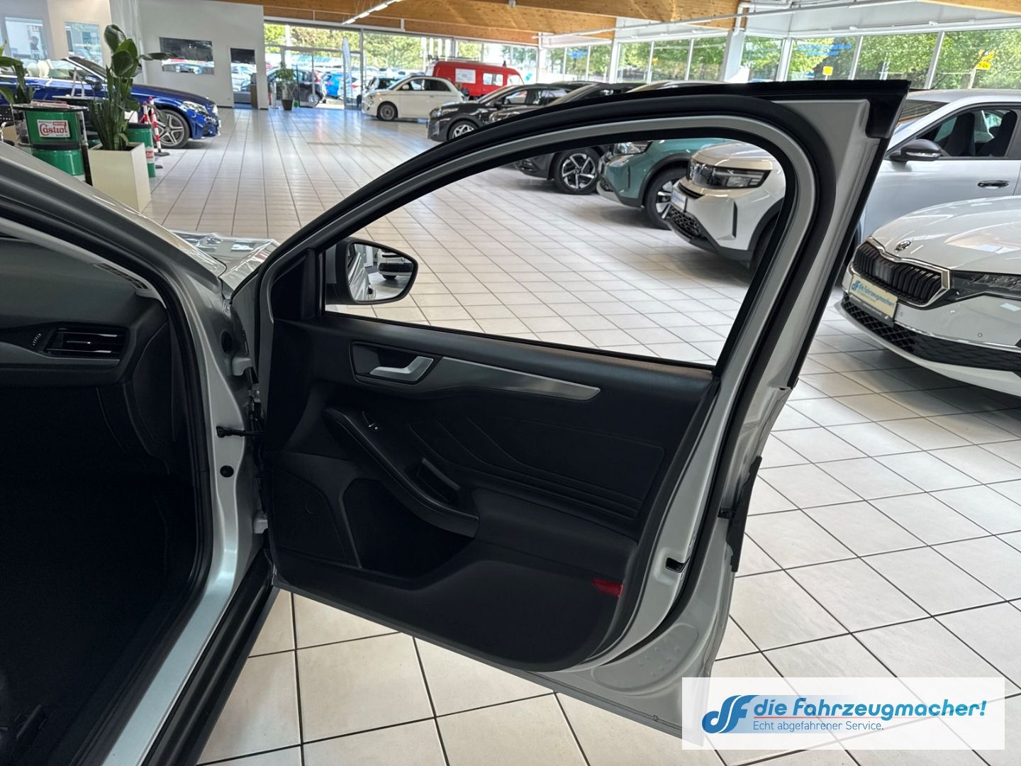 Fahrzeugabbildung Ford Focus Turnier Titanium X Navi Digitales Cockpit