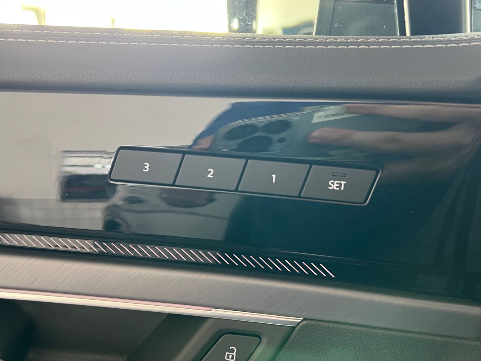 Fahrzeugabbildung Volkswagen Touareg R-Line 3.0 V6 TDI 4MOTION *Luftfederung,