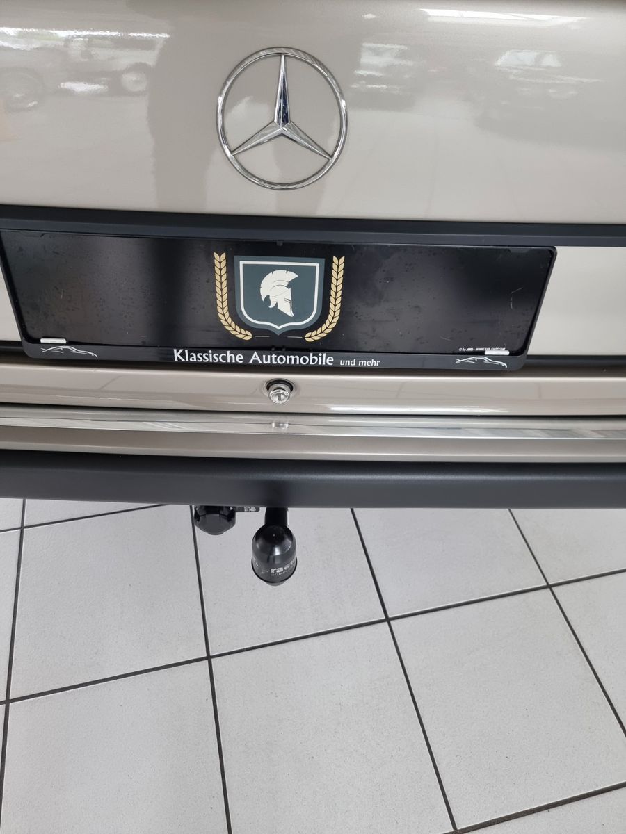 Fahrzeugabbildung Mercedes-Benz 230 E/Schiebedach/AHK/H-Zul./Sehr schöner Zust.