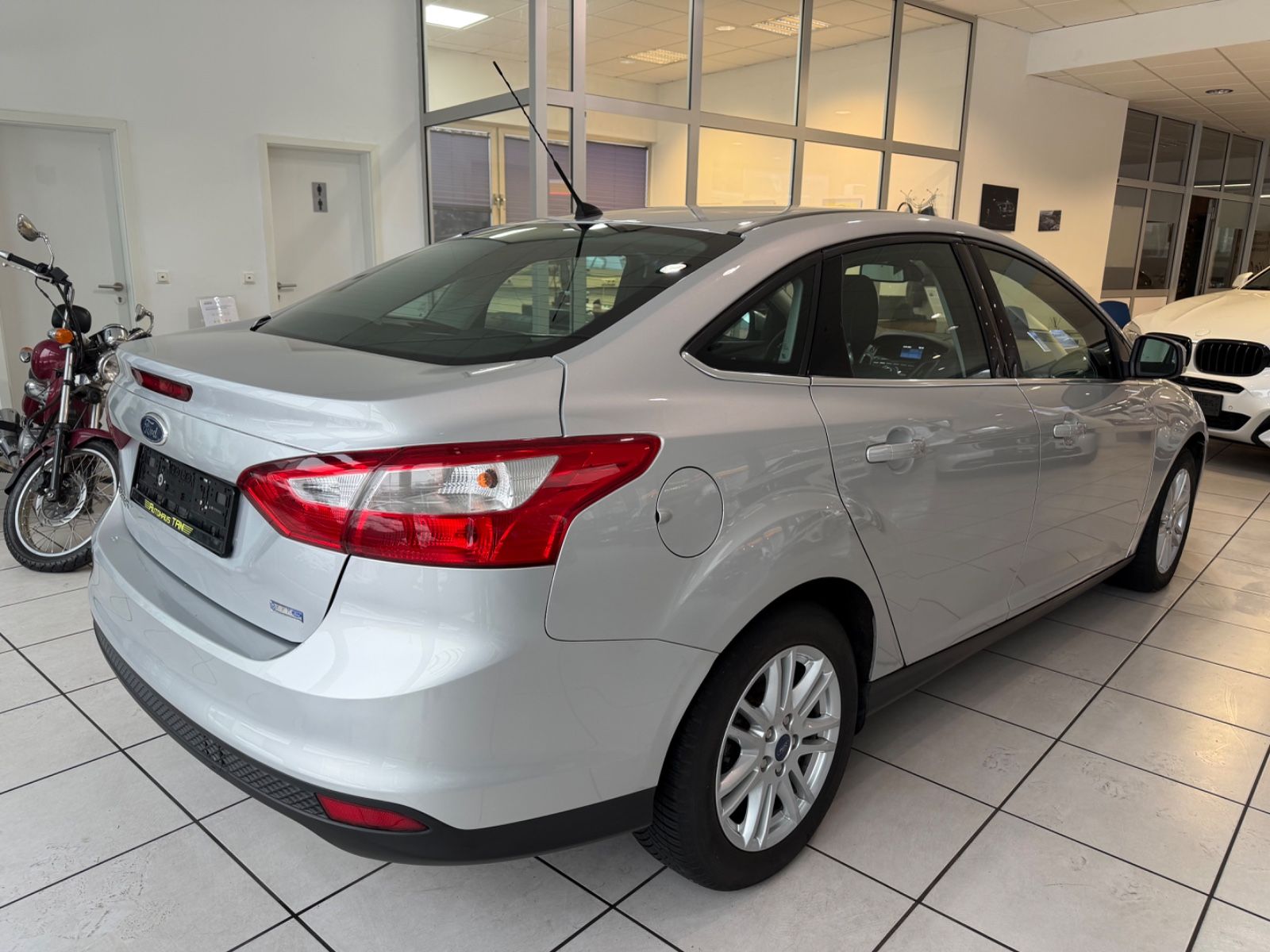 Fahrzeugabbildung Ford Focus Lim. Titanium