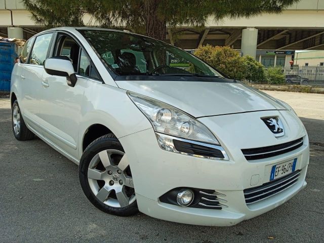 Peugeot 5008 1.6 HDi 112CV cambio robotizzato Te