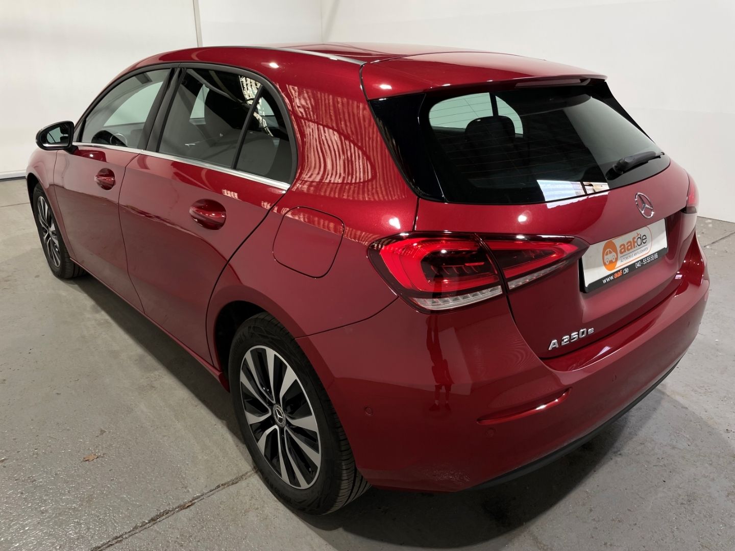Mercedes-Benz A 250 e Automatik EU6d Leder Klima Navi LED ACC imagem 2