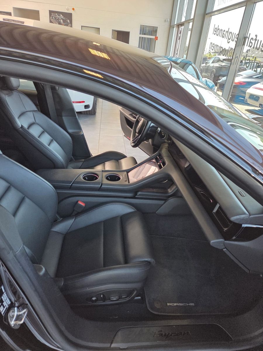 Fahrzeugabbildung Porsche Taycan/Sportsitze/Sportchrono/Innodrive