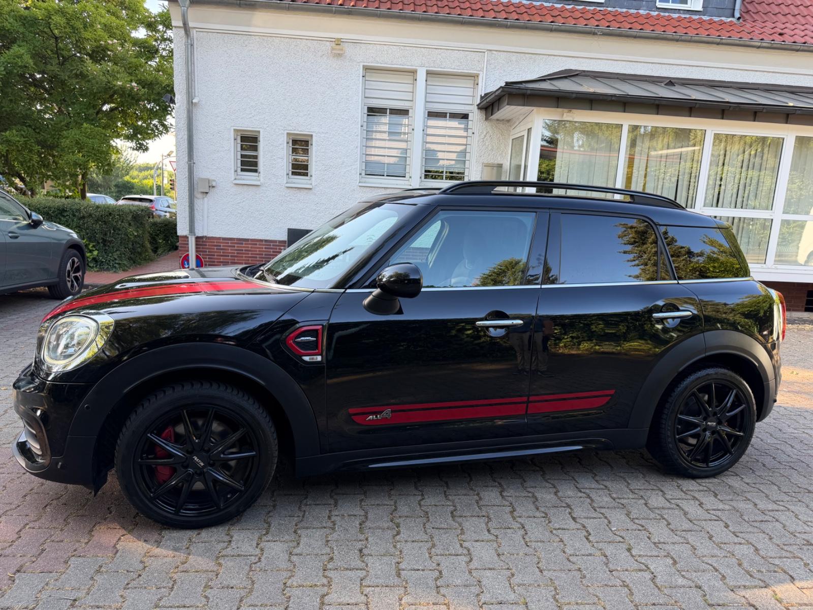 MINI John Cooper Works Countryman