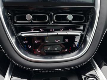 صورة مصغرة 17 لـ 2022 Aston Martin DBX