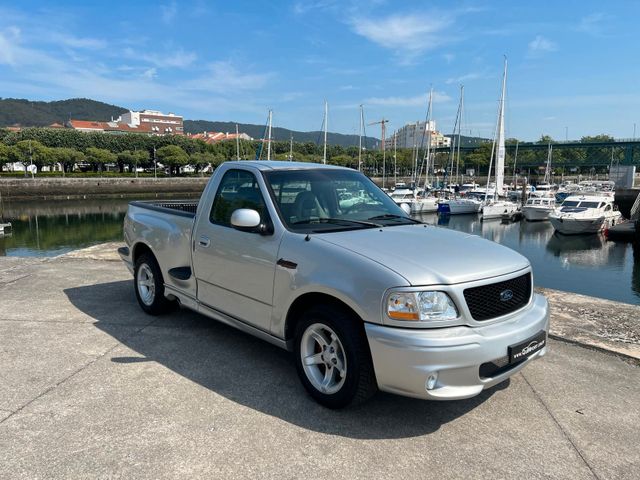 Ford F 150  V8  5.4  SVT LIGHTNING