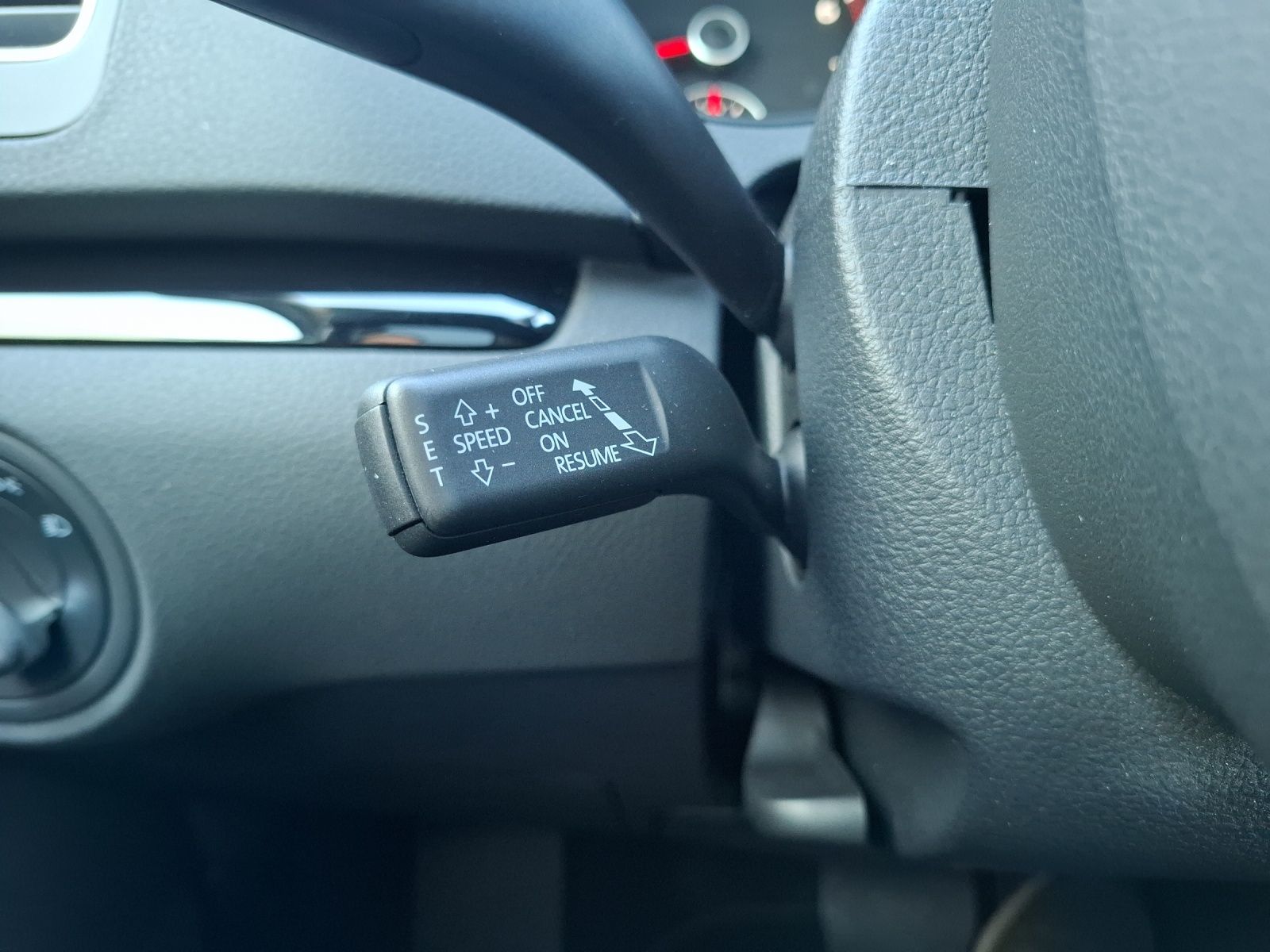 Fahrzeugabbildung SEAT Alhambra TSI Style DSG Bi-Xenon Navi PANO RFK GR