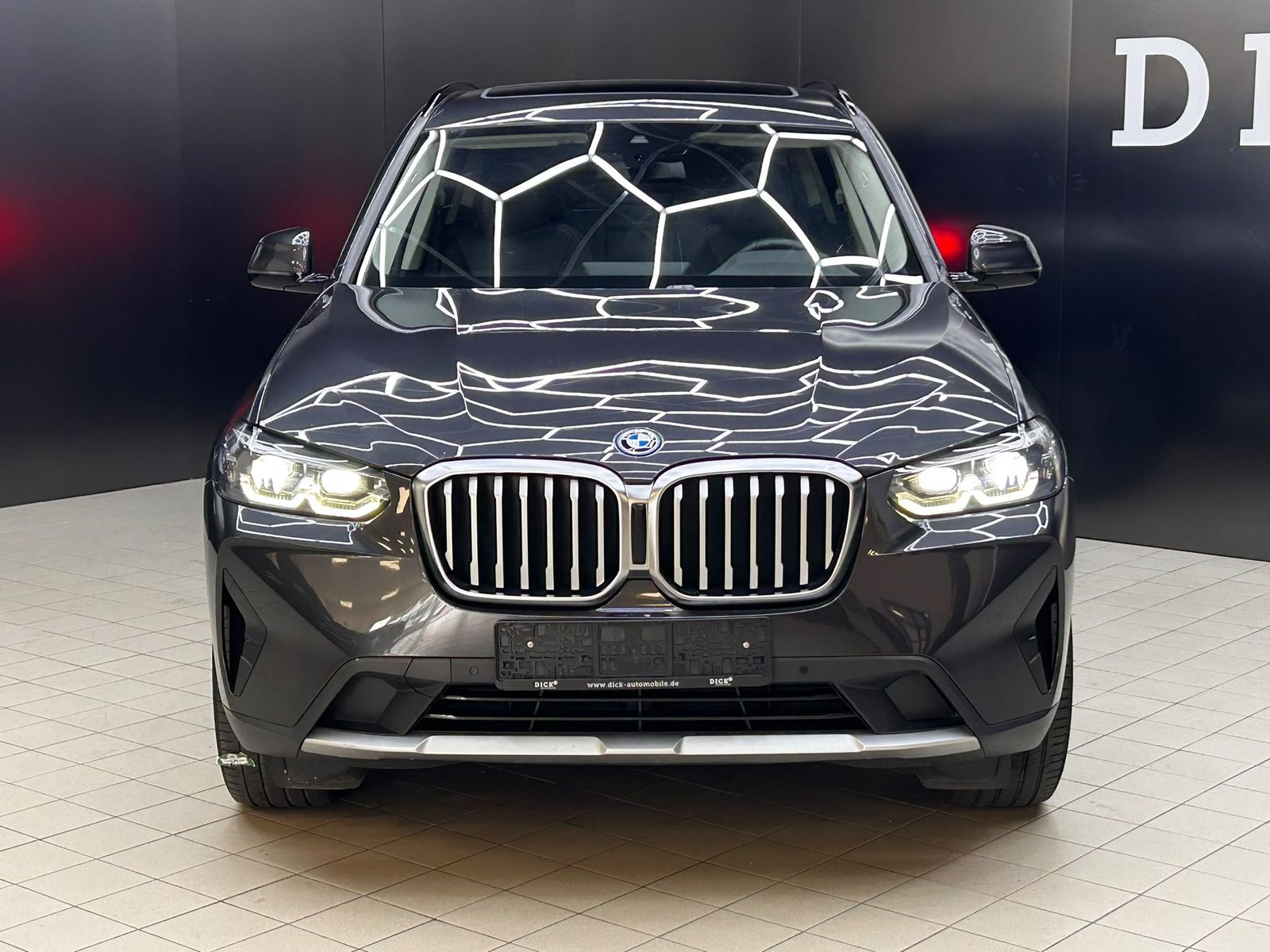 BMW X3 xDr 30e SHADOW+PANO+LEDER+LED+SHZ+NAVI+KAM+MF imagem 2