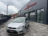 Ford Focus Turnier Sport*1.HAND*8-FACH*AHK*TOP - Ford Focus mit Benzin-Antrieb: Kombi, 1.8