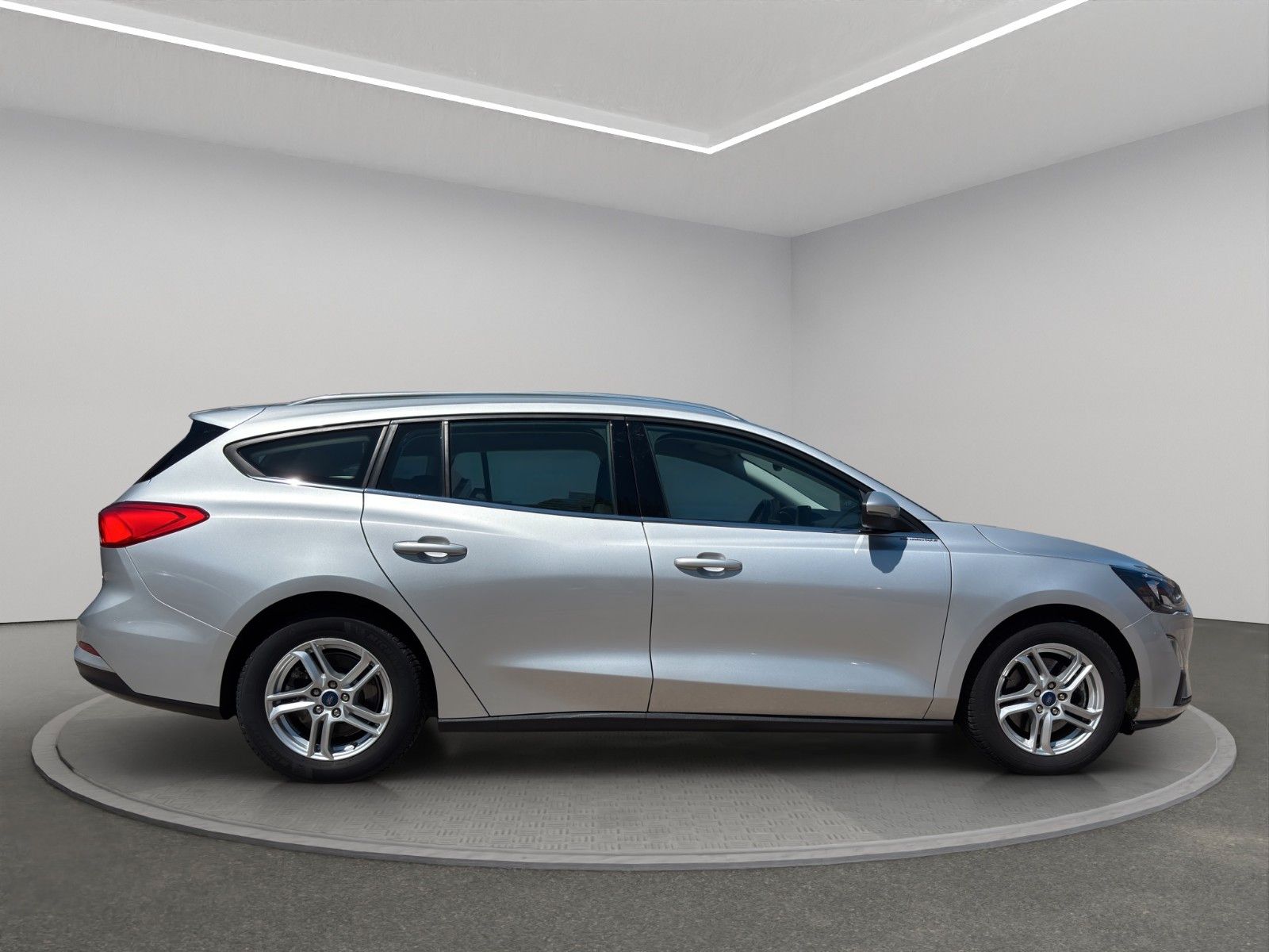 Fahrzeugabbildung Ford Focus C&C | Turnier 1.0  | Kamera | LED