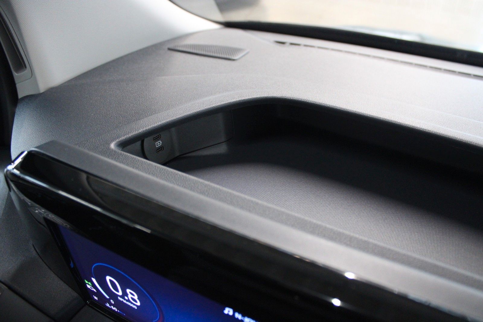 Fahrzeugabbildung Ford NUGGET L1 Titanium MARKISE + Aufstelldach SOFORT