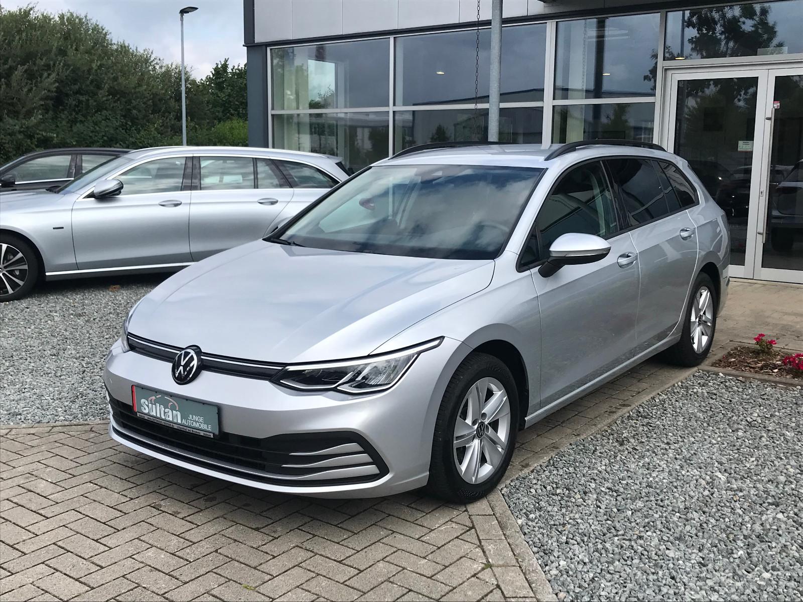 Volkswagen Golf VIII 2.0 TDI Life AHK ACC Kam Mem Standhzg.