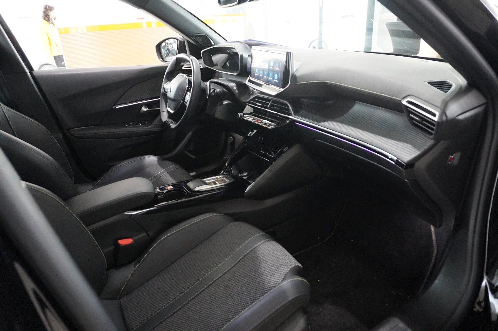Fahrzeugabbildung Peugeot 2008 1.2 HYBRID GT E-DSC NAVI/LED/KAMERA/SPORT
