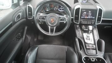 Porsche Cayenne - 9