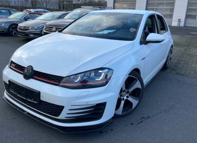 Volkswagen Golf 2.0  GTI, DSG, BI-XENON,NAVI, PDC, ALU,