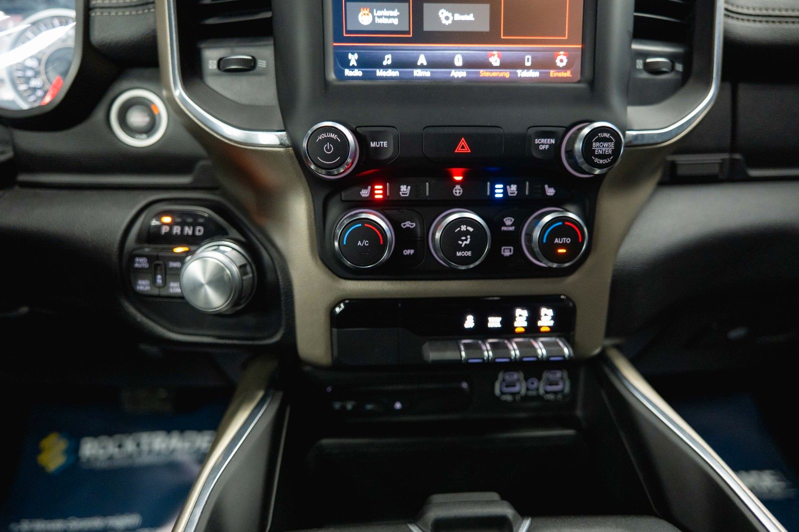 Fahrzeugabbildung Dodge RAM 5.7 V8 HEMI 4x4 Night LARAMIE RAMBOX 19%