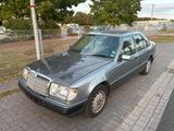 Mercedes-Benz Mercedes 230 E / w124 / HU 08/2026 - Mercedes-Benz 230 in Bremen