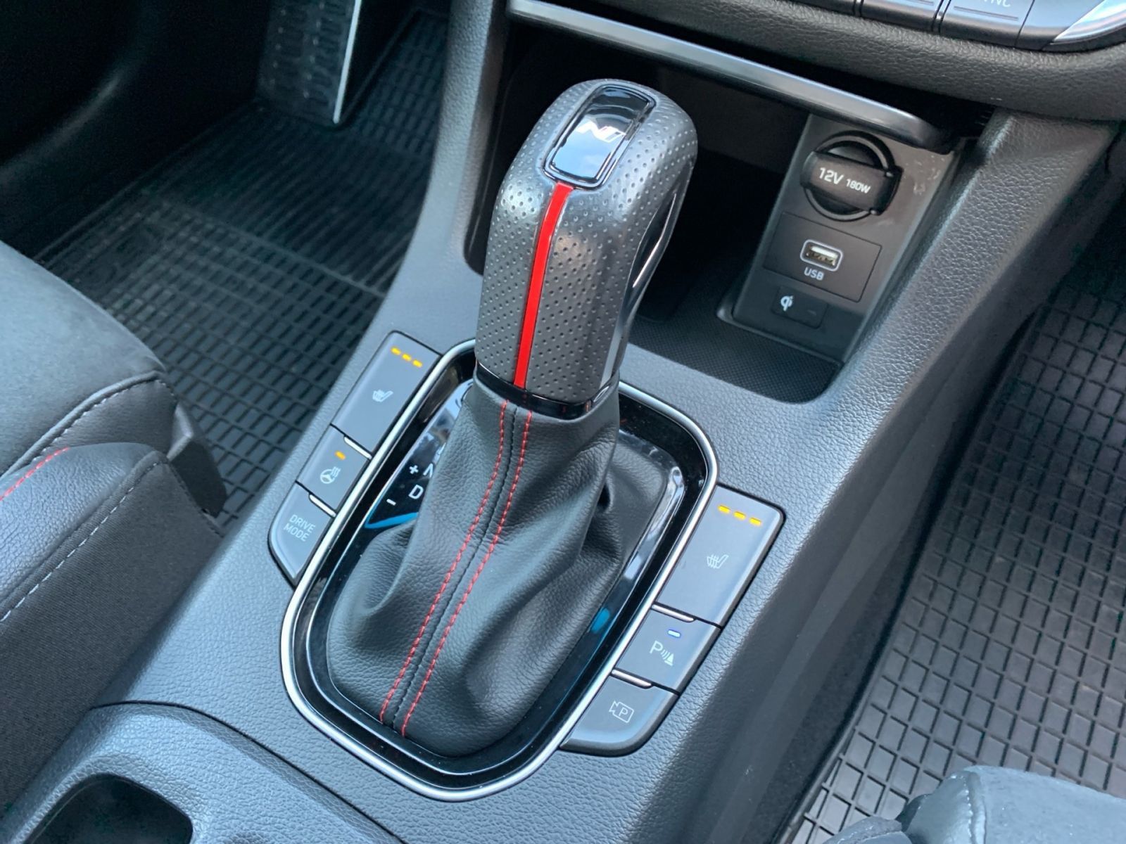 Fahrzeugabbildung Hyundai i30 Fastback 7-DCT 1.5T-GDI N-Line Mild-Hybrid A