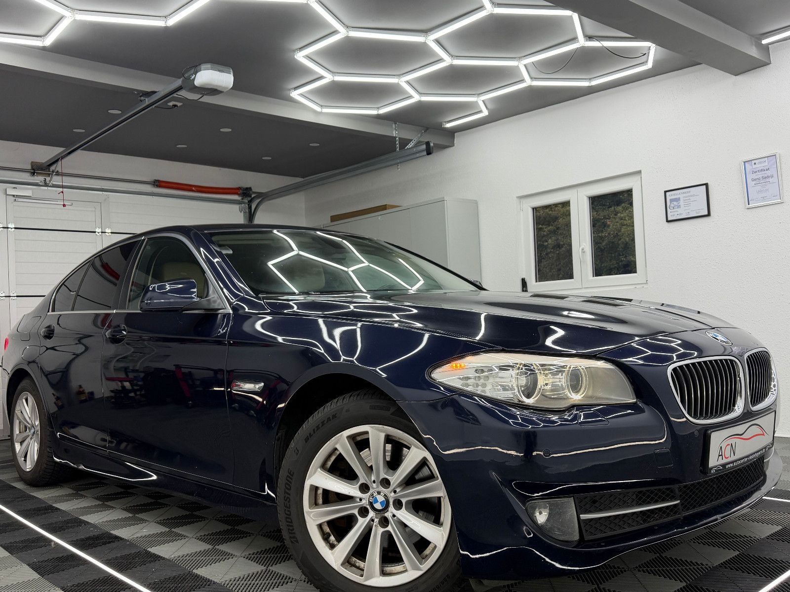 Fahrzeugabbildung BMW 520 d Lim. Aut./elektr. SITZ/NAVI/ ProfBi-XENON/