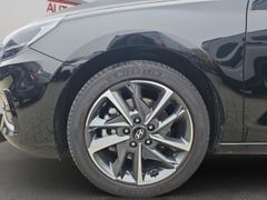 HYUNDAI i30 Advance Deluxe Navi LED ACC Klimaautom Musik