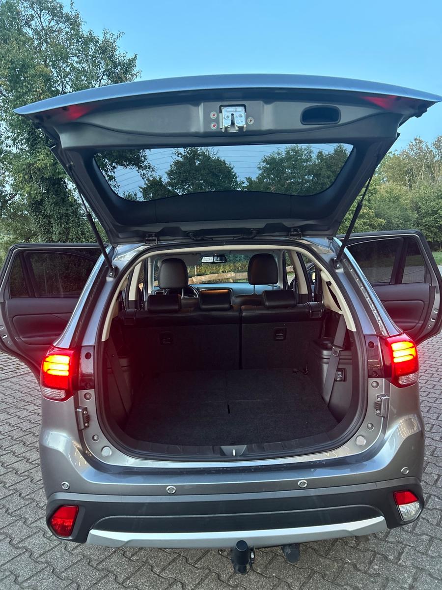 Mitsubishi Outlander 2.2 DI-D Plus ClearTec 2WD Plus 7 sitz