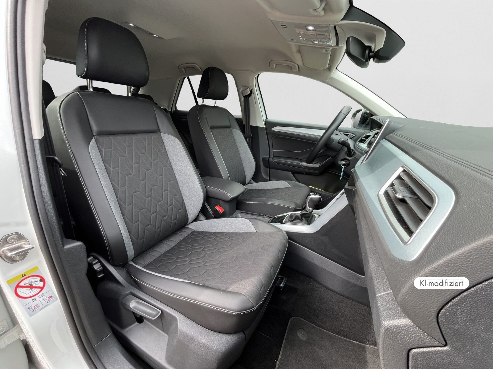 Volkswagen T-Roc GOAL 1.5 TSI DSG KAMERA TRAVELASSIST APP C foto 4