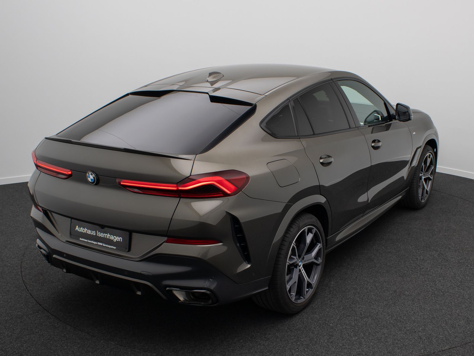 Fahrzeugabbildung BMW X6 xD30d MSport Kamera Laser HUD DAB HiFi 21Zoll
