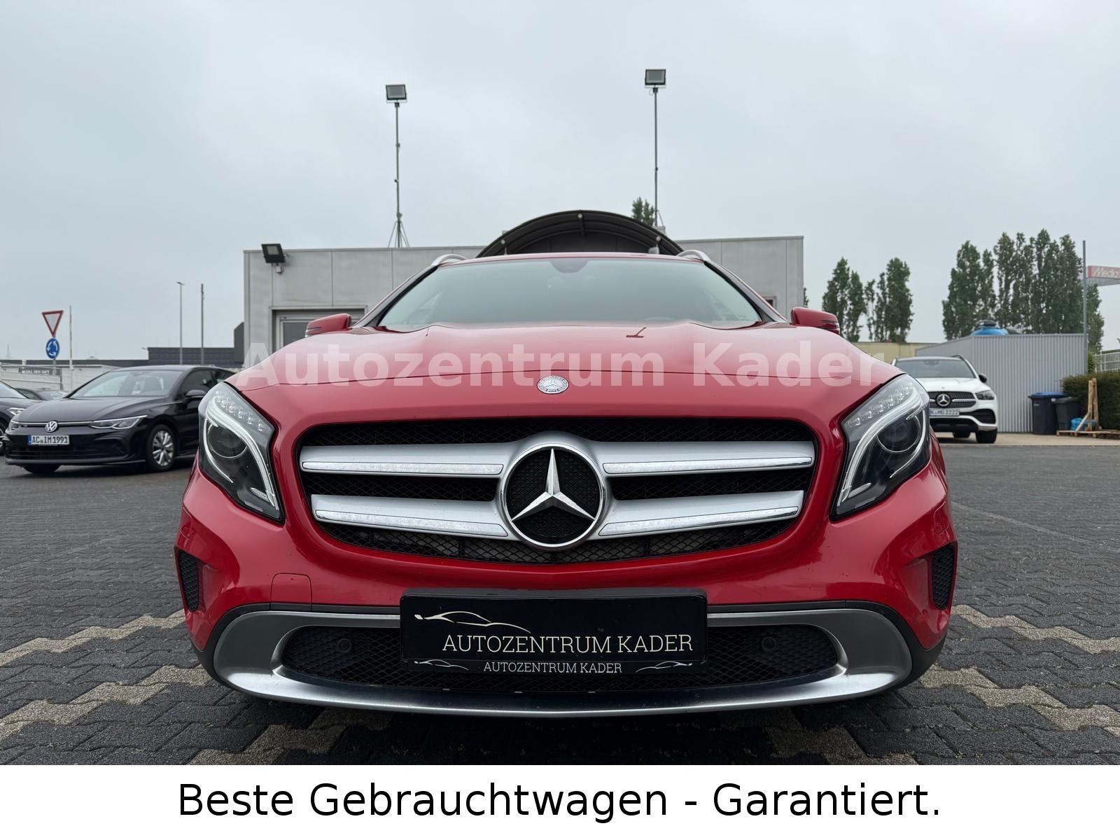 Mercedes-Benz GLA 250 4Matic*LED*Navi*R-Kam*S-Heft*PDC*SHZ*