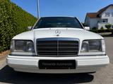 Mercedes-Benz E 220 Automatik | Schiebedach| 2 hand | TÜV NEU