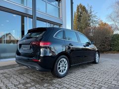 MERCEDES-BENZ B 180/ LENKRADHEIZUNG/ LED/ NAVI/ SPURASSISTENT MERCEDES-BENZ B 180/ LENKRADHEIZUNG/ LED/ NAVI/ SPURASSISTENT