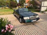 Mercedes-Benz E 220 sehr elegant mit Hardtop, AHK - Mercedes-Benz E-Class aus 1996