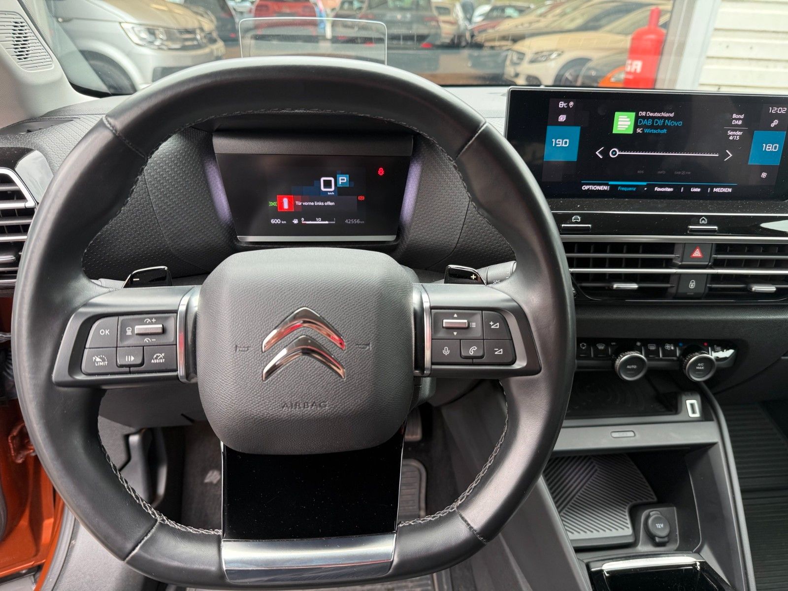 Fahrzeugabbildung Citroën C4 Lim. Shine -1.Hand-