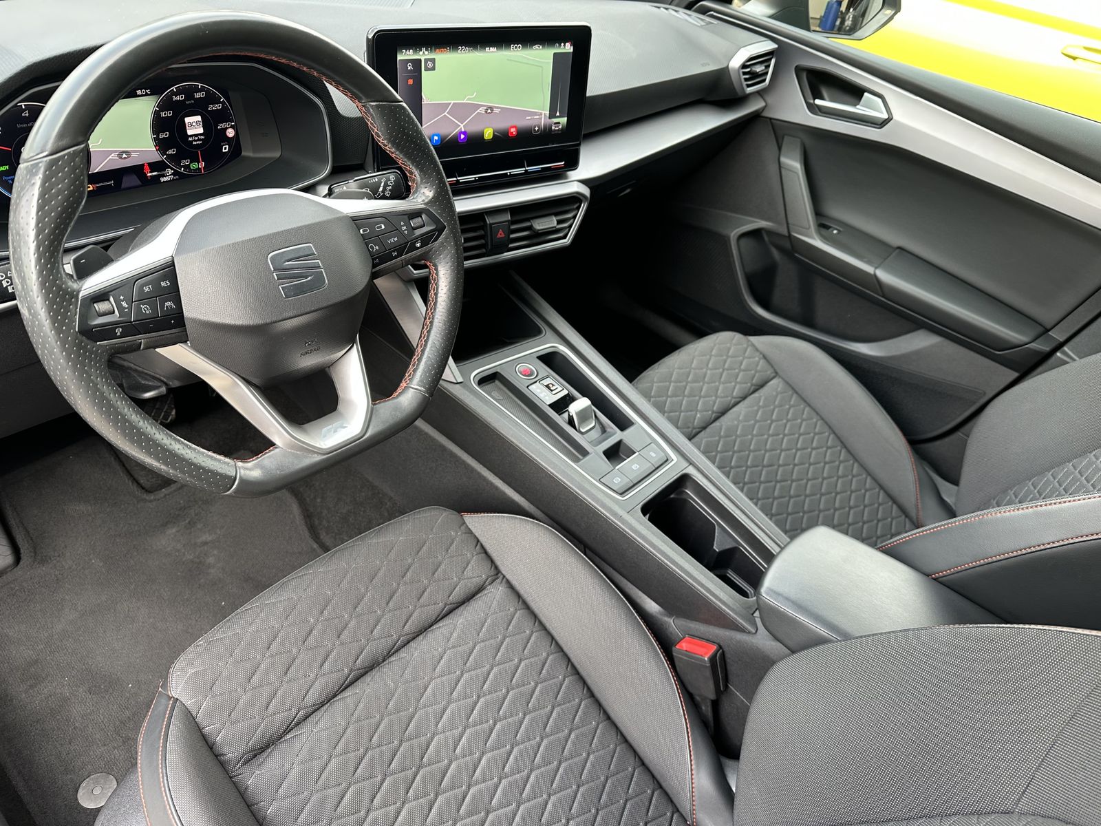Fahrzeugabbildung SEAT Leon SpT FR e-Hybrid NAV+LED+AHK+18ZOLL+KESSY+VC