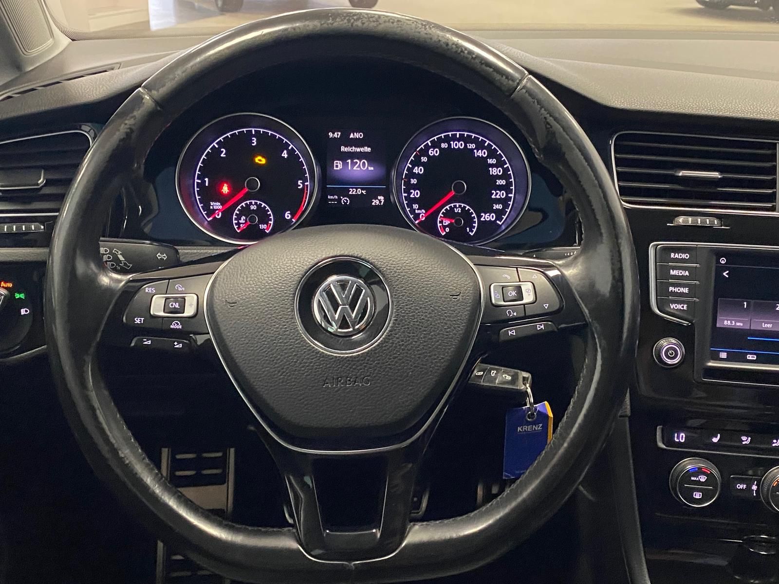 Fahrzeugabbildung Volkswagen Golf 2.0 TDI Allstar BMT KLIMA+PDC+NAVI+SITZHEIZ