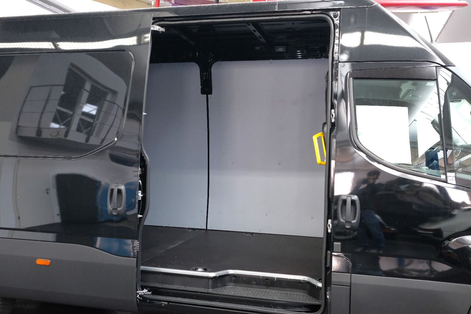 Fahrzeugabbildung Iveco Daily 35S21HA8 V/P  LUFTFEDERUNG STANDHZ SITZHZ