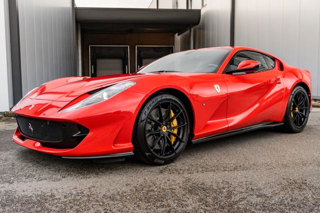 Ferrari 812 6.5 V12 Superfast - Rosso Corsa - Carbon