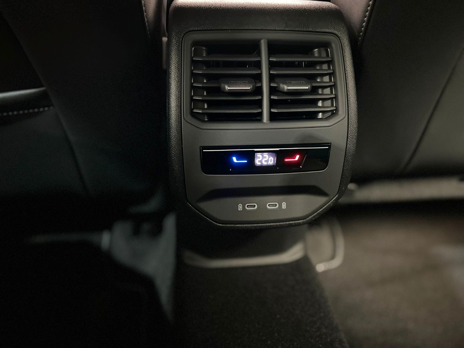 Fahrzeugabbildung CUPRA Formentor 1.5 e-HYBRID / EdgePaket / AHK