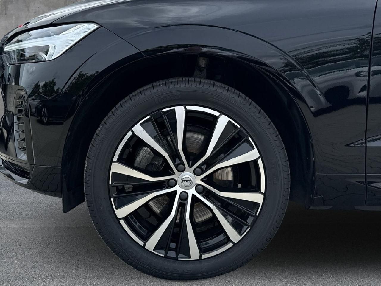 Fahrzeugabbildung Volvo XC60 Plus Dark 2WD