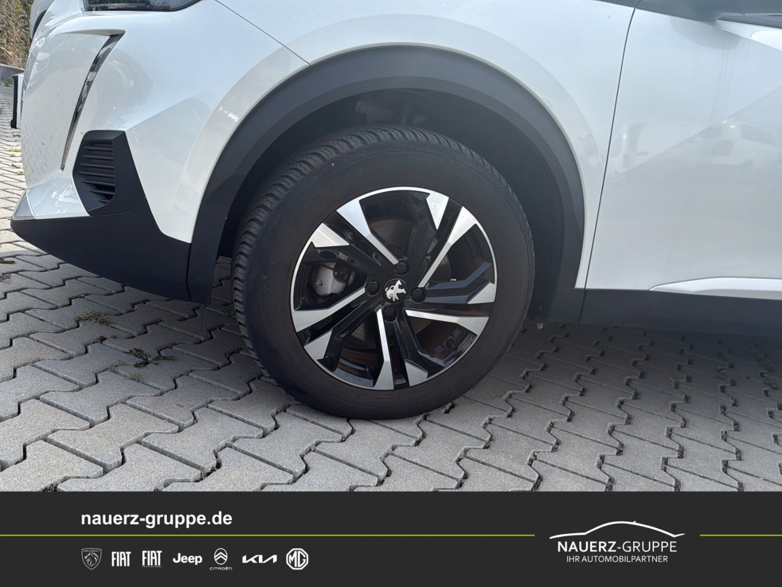 Fahrzeugabbildung Peugeot 2008 e- Allure