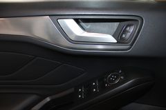 Fahrzeugabbildung Ford Focus 1,5 EcoBlue Titanium LED NAVI AHK KAMERA